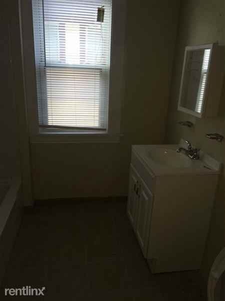 1645 E Main St Fl 2 - Photo 3 of 10