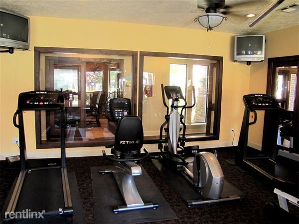 Grand - Photo 3 of 9