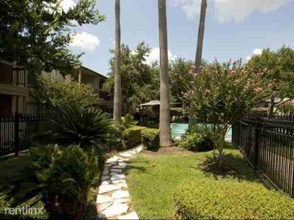 Silverado - Photo 3 of 14