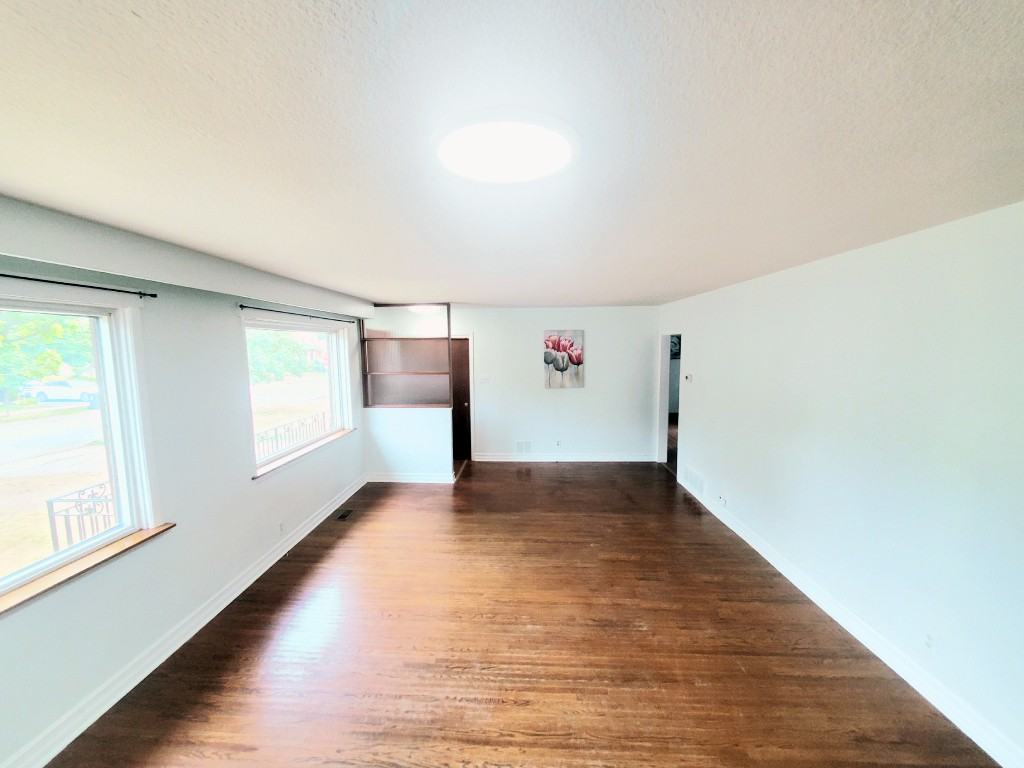 42 Deerhurst Avenue - Photo 3 of 12