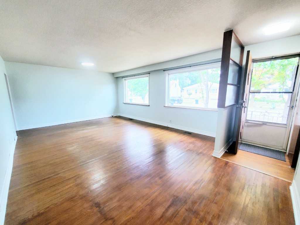 42 Deerhurst Avenue - Photo 2 of 12