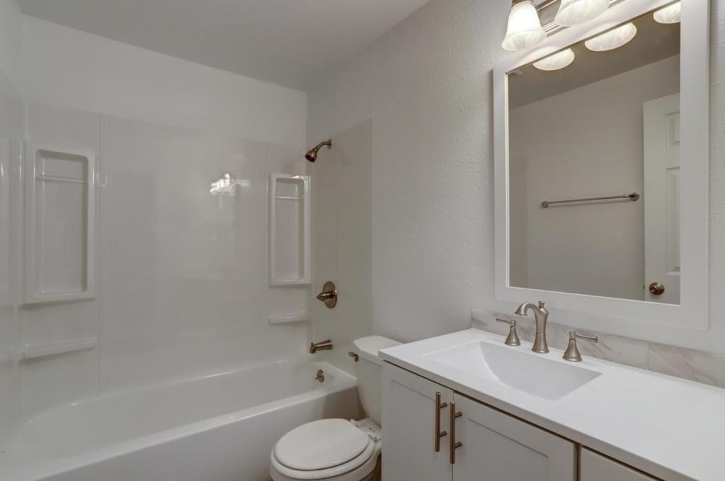 1331 Merl Pl - Photo 4 of 17