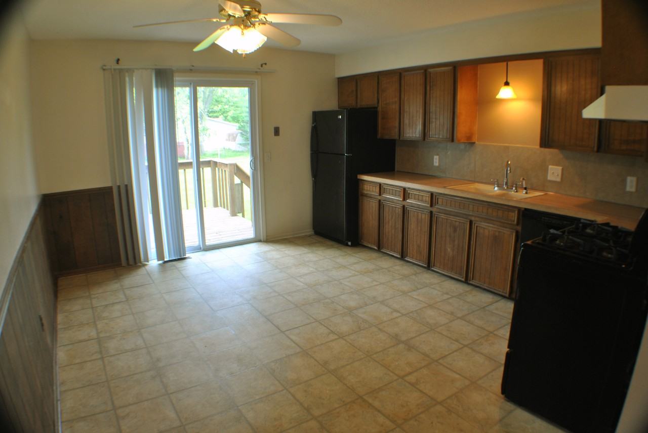 418 60th St SE - Photo 3 of 15