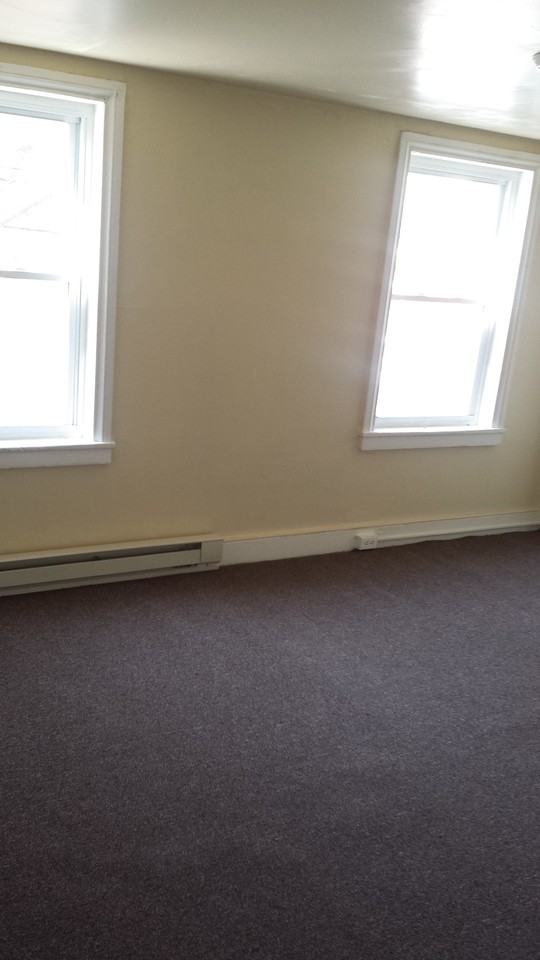 505 W 7th St - Photo 2 of 8