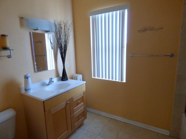 1425 W Jonquil Terrace - Photo 2 of 7