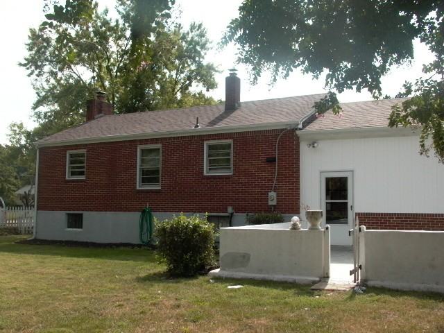 2011 Meadowbrook Rd NW - Photo 2 of 12