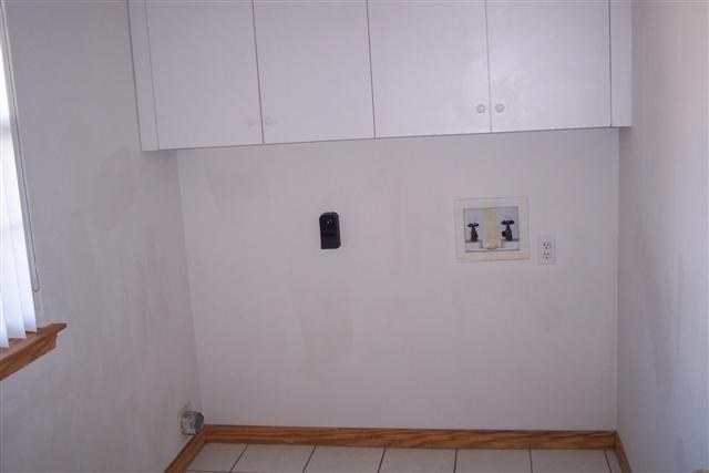 852 Radford Ct - Photo 3 of 9