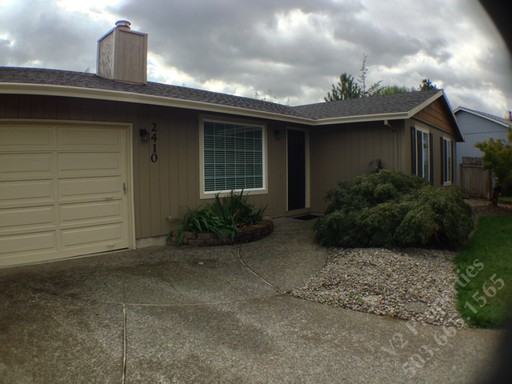 2410 SW Spence Ct - Photo 2 of 19