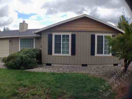 2410 SW Spence Ct - Photo 3 of 19