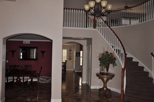 1027 E Constitution Dr - Photo 2 of 12