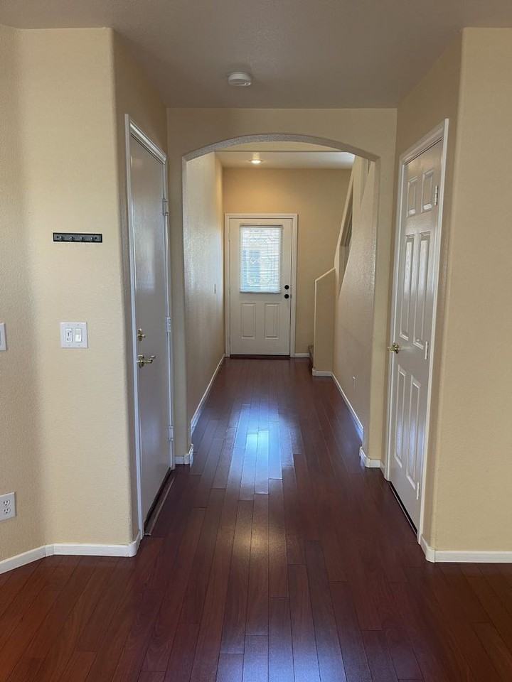 9290 Hollander Ave - Photo 2 of 17