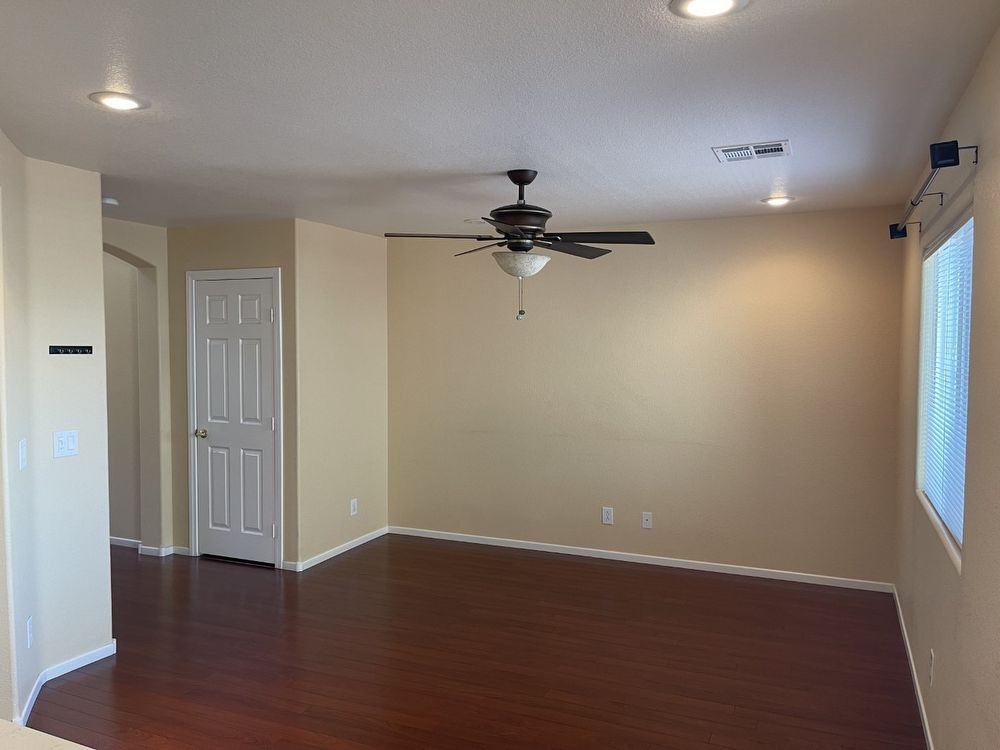 9290 Hollander Ave - Photo 3 of 17