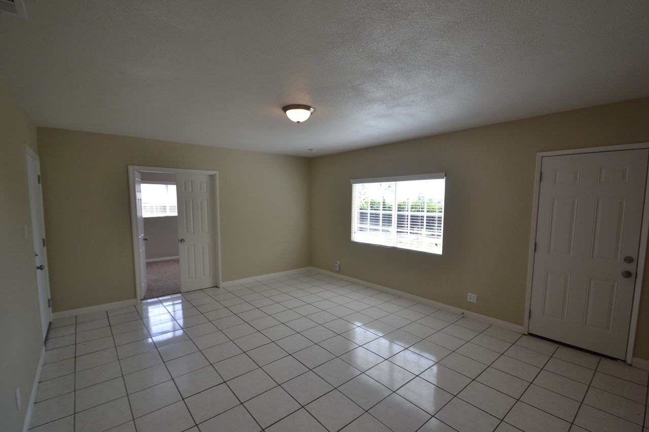 6660 Valaria Dr - Photo 3 of 5