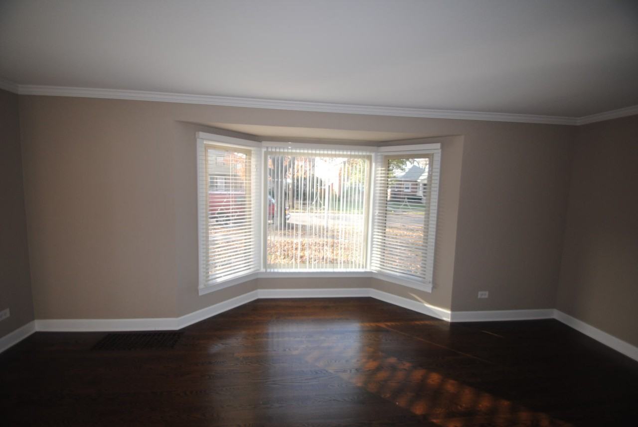 2111 S 24th Ave - Photo 3 of 8