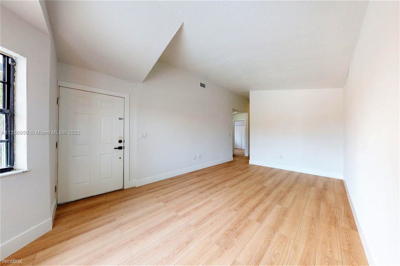 2769 W 74th Ter - Photo 2 of 10