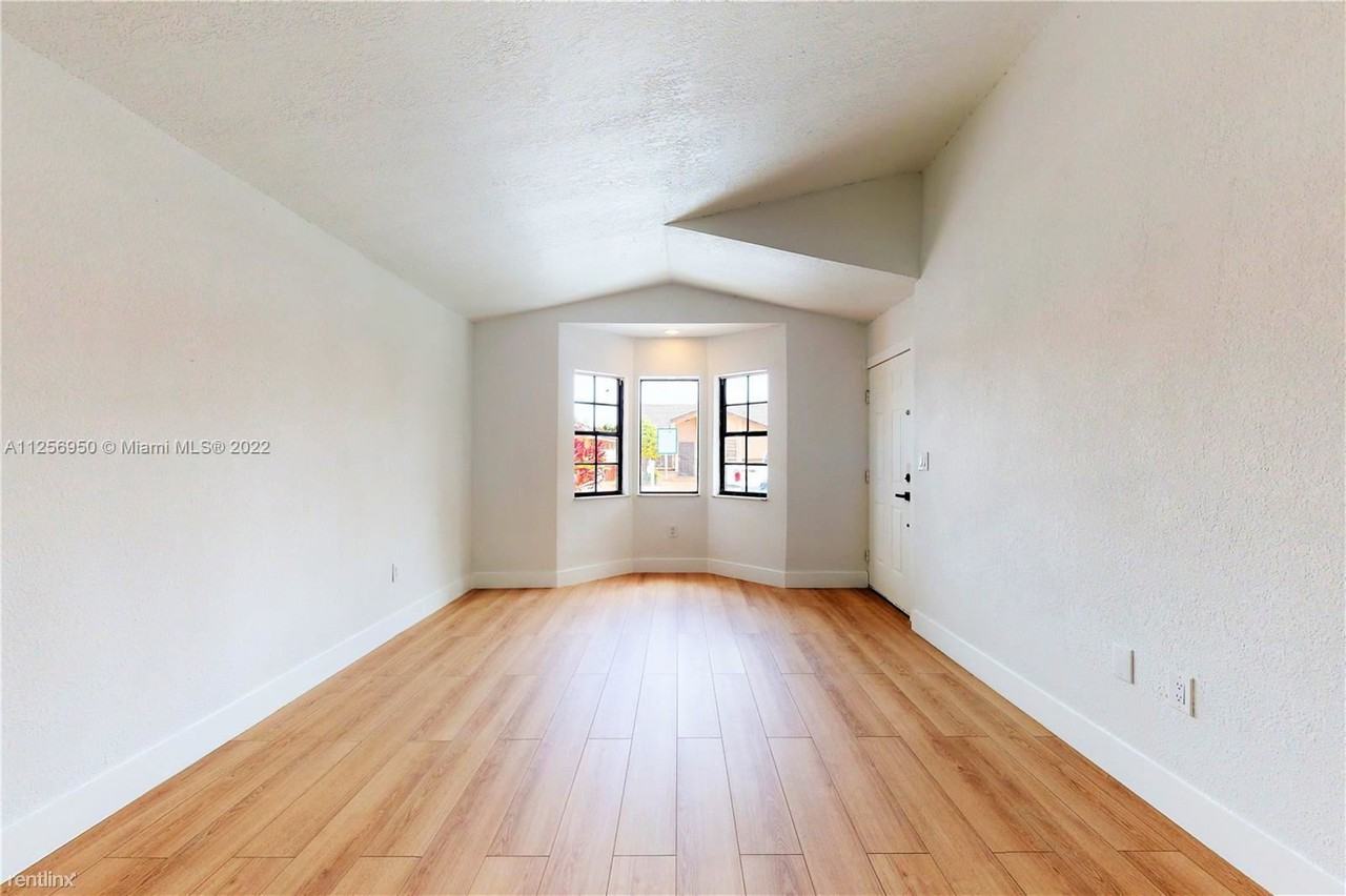 2769 W 74th Ter - Photo 3 of 10