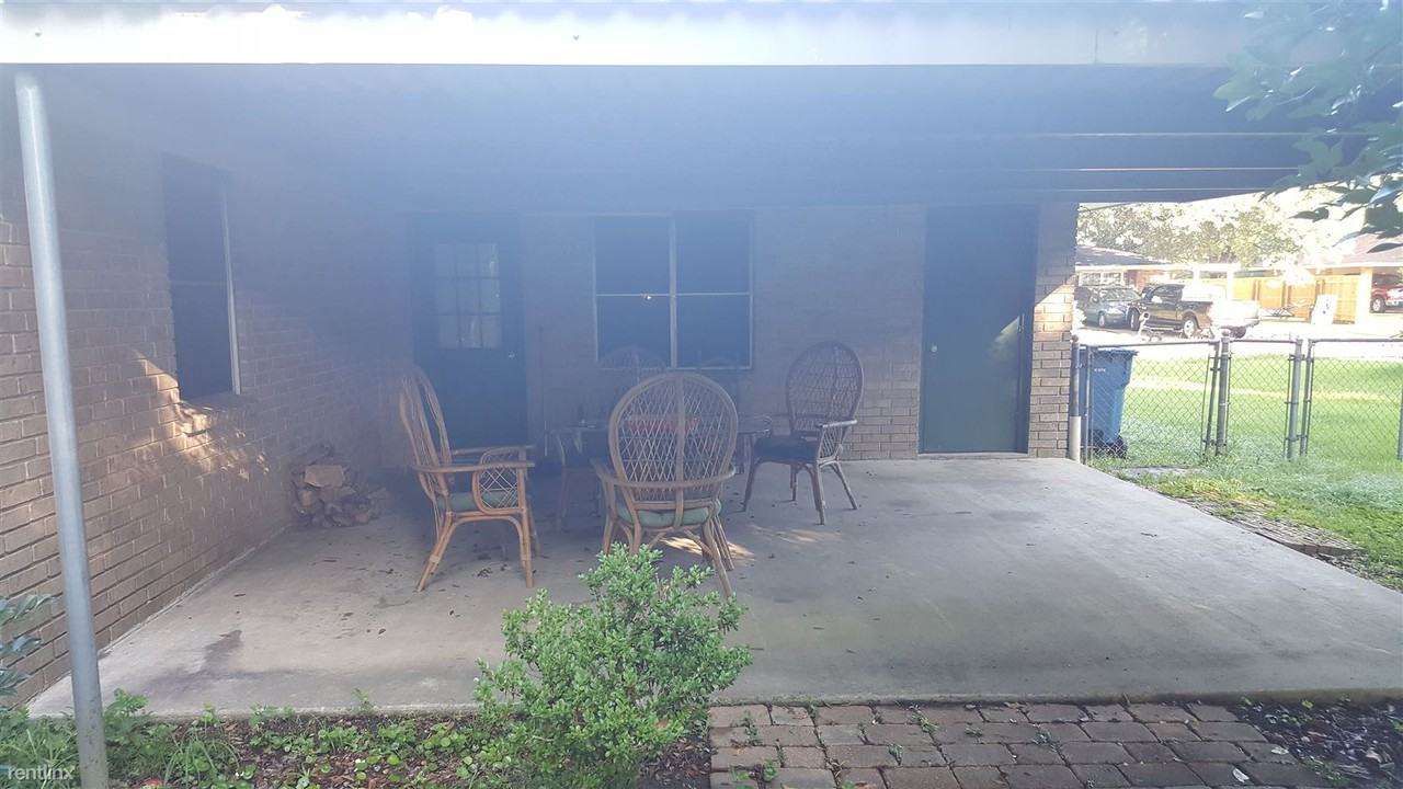 402 Toronto Dr - Photo 3 of 5