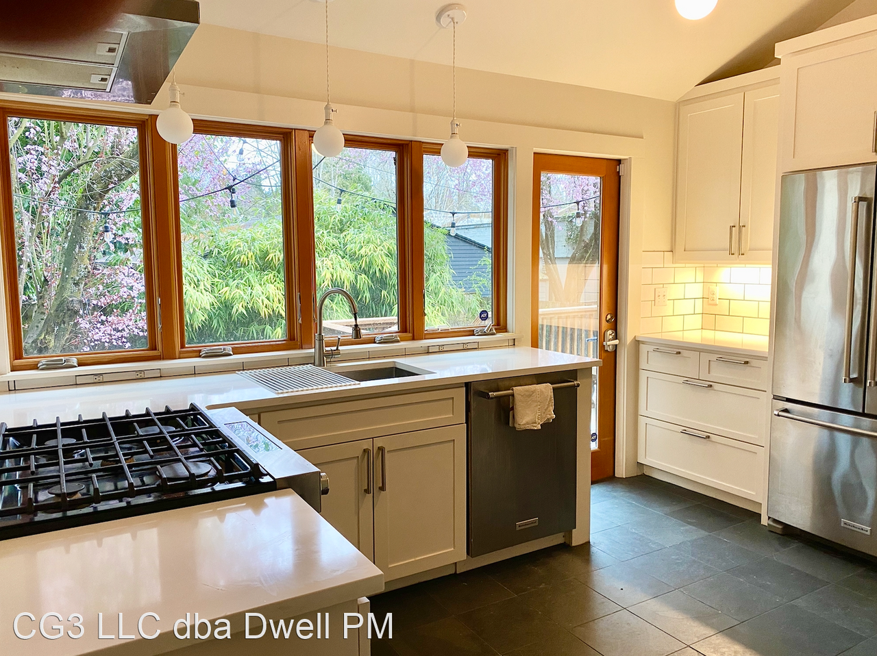 3421 Se Morrison St - Photo 3 of 16