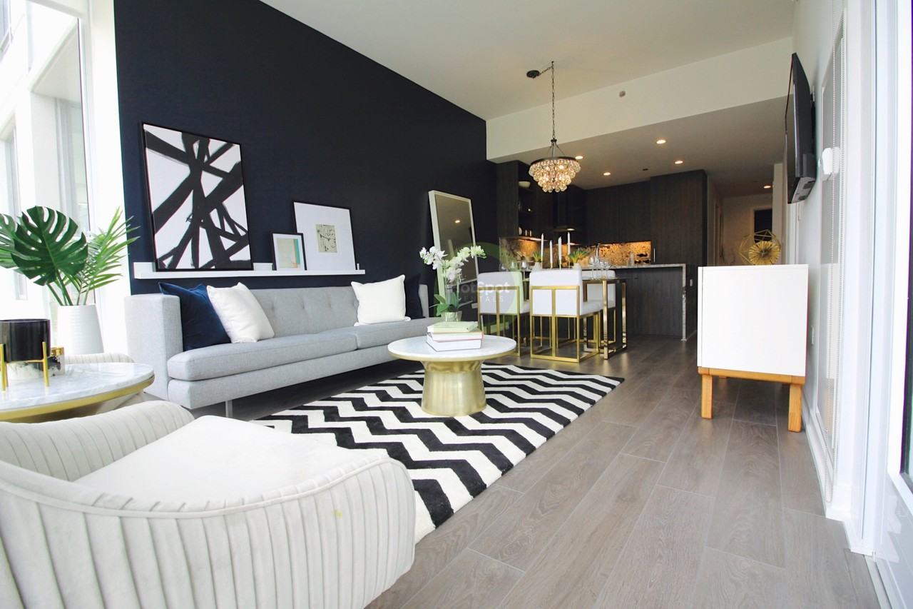 750 N Hudson Ave - Photo 2 of 38