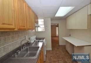 820 Charlotte Terrace - Photo 2 of 7