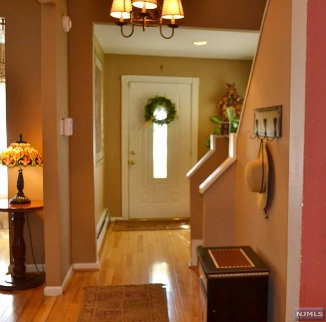 80 Hadley Ave - Photo 3 of 8