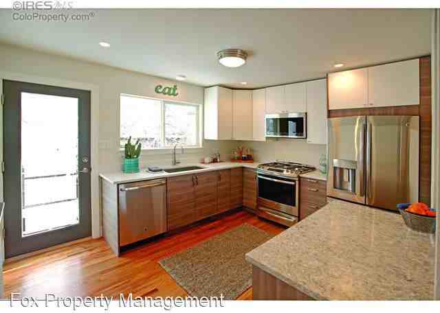 1552 Oak Ave - Photo 2 of 15