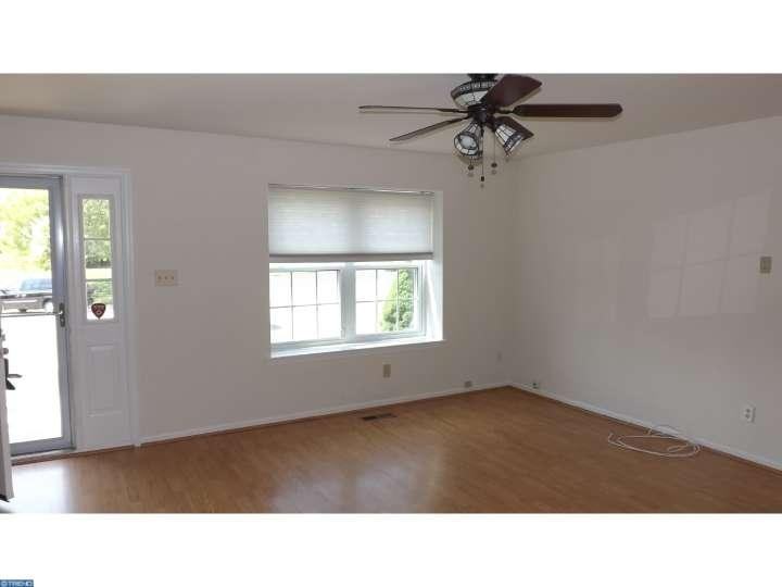 1310 Statesman Rd - Photo 3 of 15