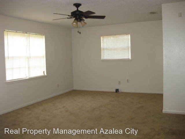1819 Riverside Dr - Photo 2 of 8