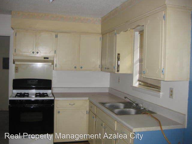 1819 Riverside Dr - Photo 3 of 8