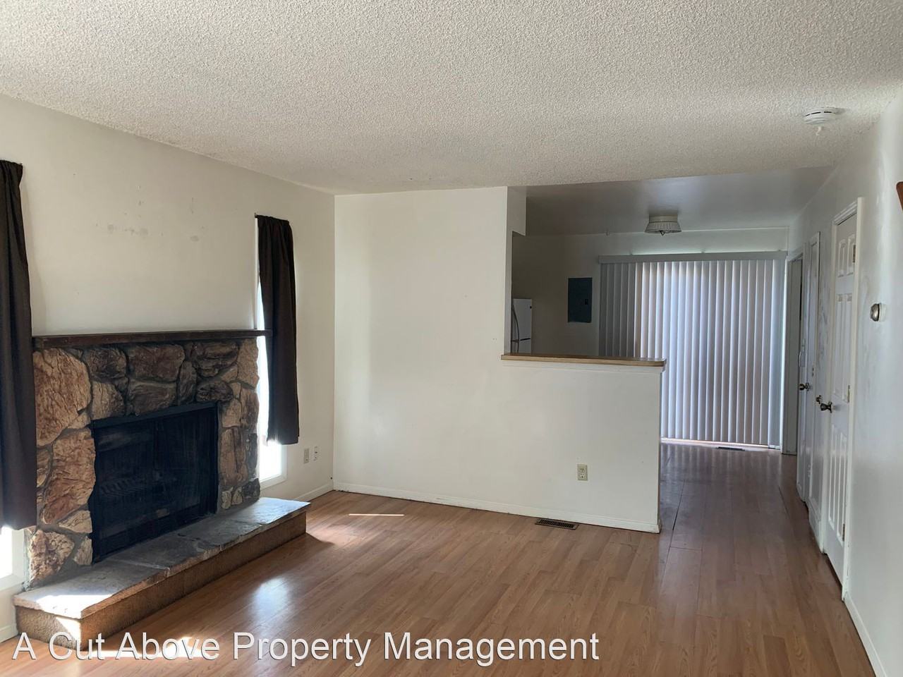 1860 Zebulon Dr - Photo 3 of 10