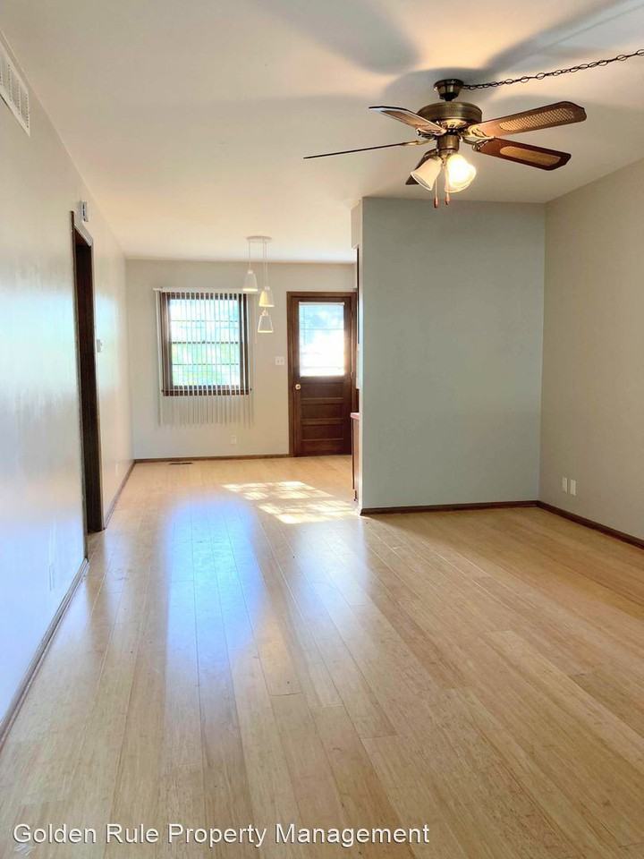 509 E 32nd Terrace - Photo 3 of 15