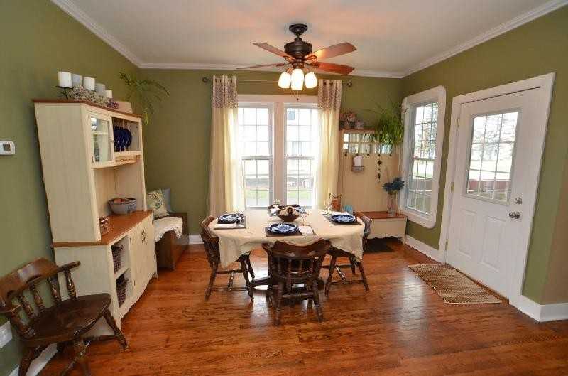 539 Summit Ave - Photo 3 of 21