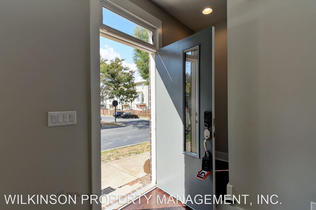 963 Warren Burgess Ln - Photo 3 of 23