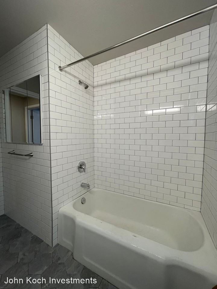 1001 W 16th St - Photo 3 of 15