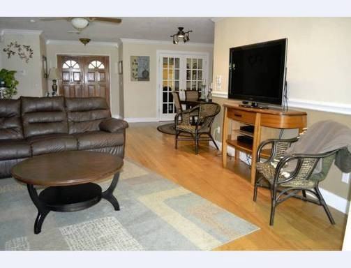 209 W Ridgewood Ct - Photo 3 of 12