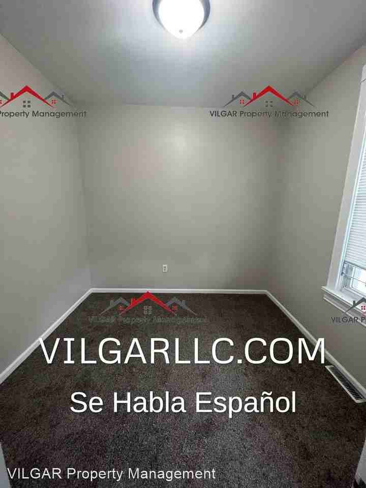 4840 Oak Ave - Photo 3 of 9