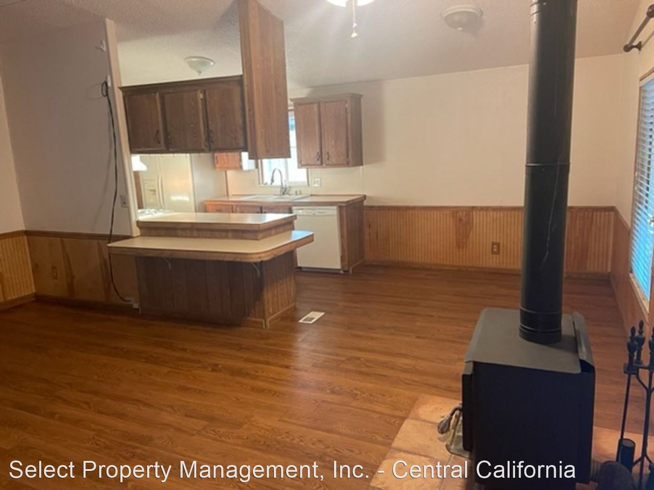 10518 Rodden Rd - Photo 3 of 12