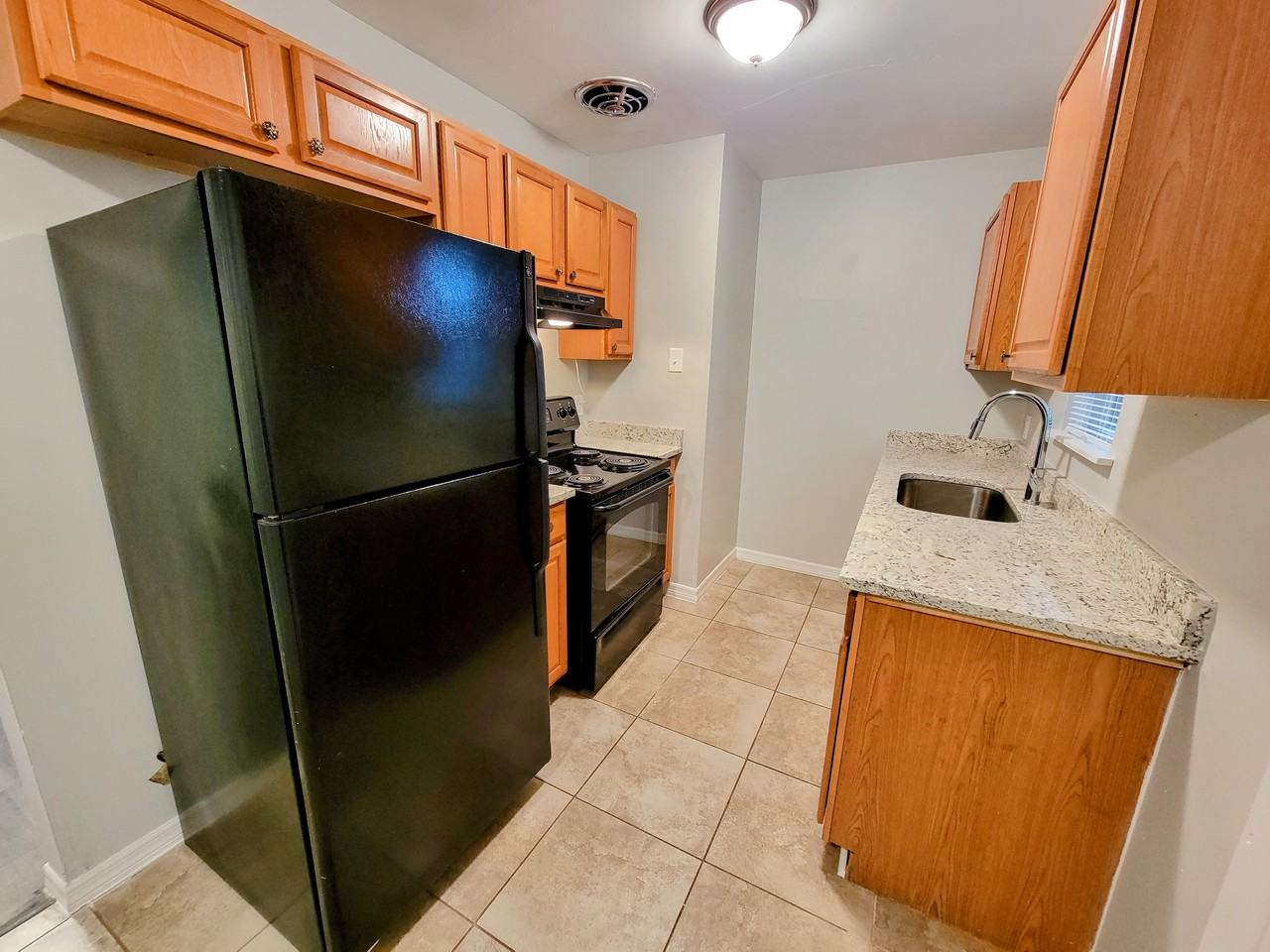 9136 Tamworth Rd - Photo 2 of 15