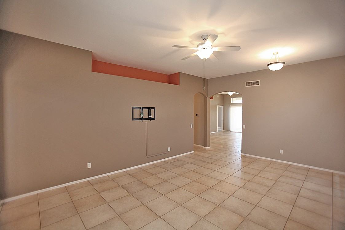 11655 W Yucca Ct - Photo 3 of 39