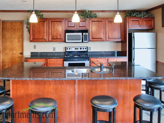 Imperial House Apartments - Photo 3 of 16