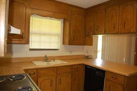 126 Patricia Ln - Photo 3 of 10
