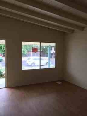 13717 Phyllis Ave - Photo 3 of 16