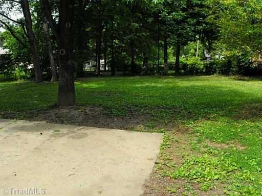 1502 Hardie St - Photo 3 of 8