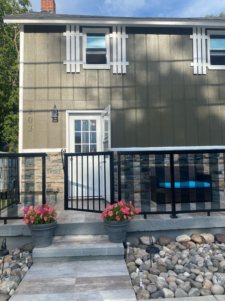 203 South Lake Street - Photo 3 of 14