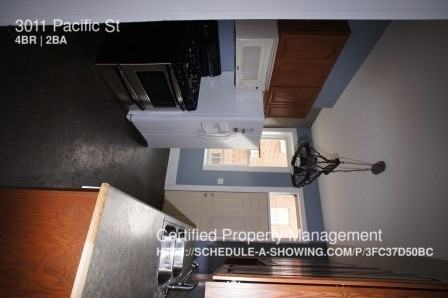3011 Pacific St - Photo 3 of 5