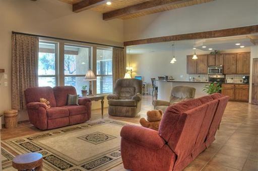 8 Holiday Dr - Photo 2 of 15