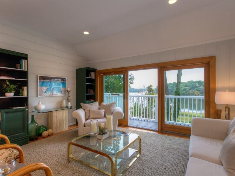 1060 Fox Hollow Rd - Photo 2 of 14