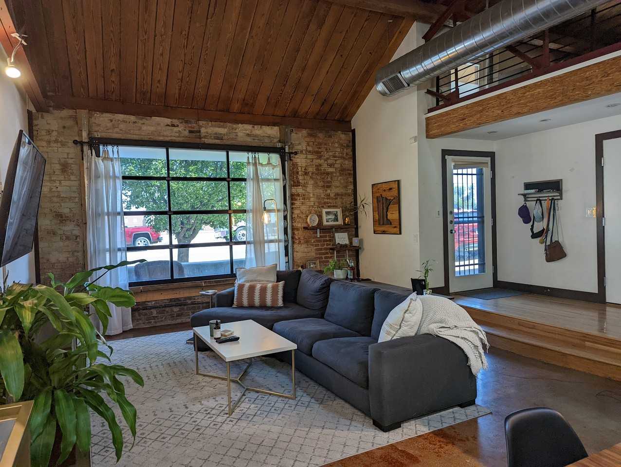 1610 East 26th Avenue - Photo 3 of 45