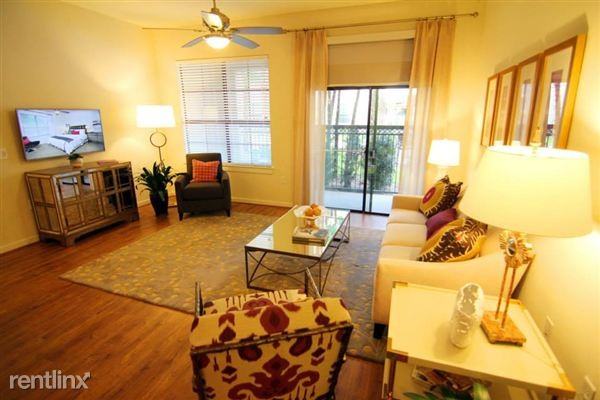 Katy - Photo 3 of 14