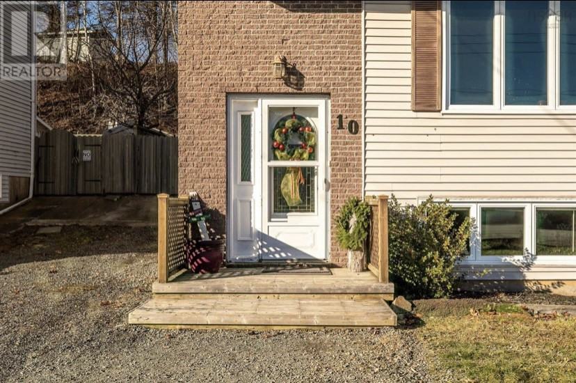 10 Lindsay Court - Photo 2 of 14